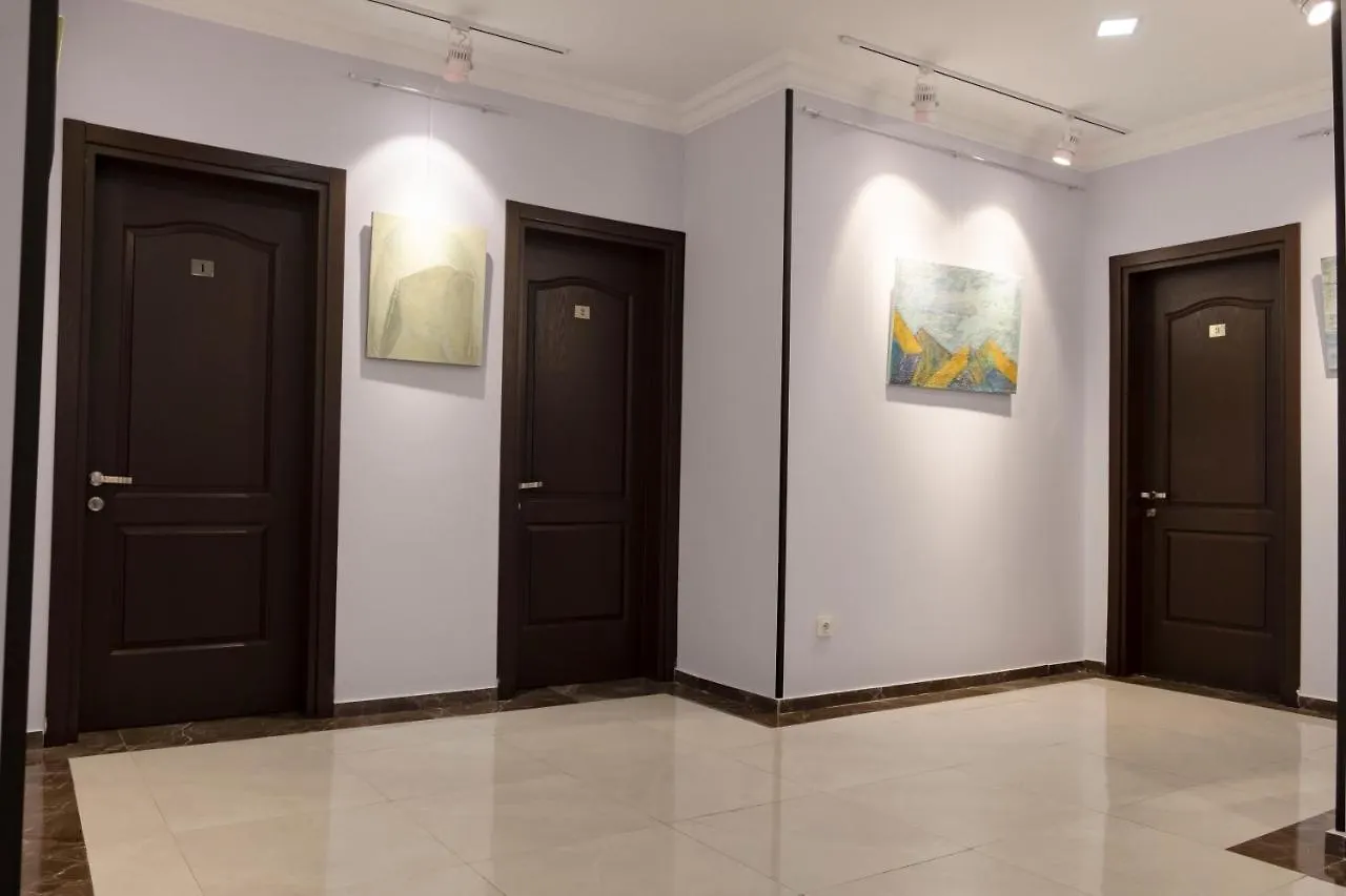 Art Hotel Batumi 0*,